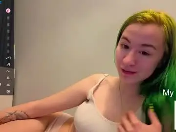 Chaturbate Best live sex cam show of emilly_20