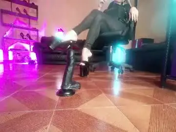 Chaturbate Free Live Porn of monicamaxwell2