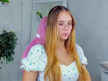 Chaturbate Live Sex of shei1a_shy