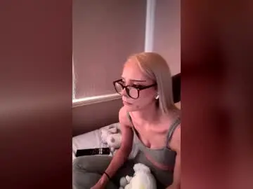 Chaturbate Free Live Porn of sendmeallyourmoney