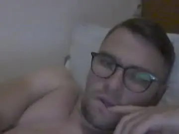 Chaturbate Live Porn of hardboylovemilfmoom