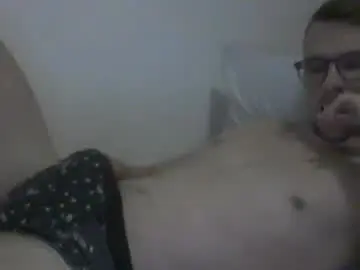 Chaturbate Nude Webcam of hardboylovemilfmoom