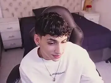 Chaturbate Live Sex Cam of jhoanleandro