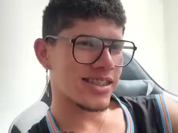 Chaturbate Live Porn of edward_2709