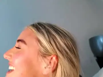 Chaturbate Live Sex of itslilalovexo