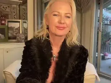 Chaturbate Live Sex Cam of gl1tter_barbie