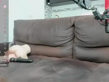 Chaturbate Best live sex cam show of emilymichaels