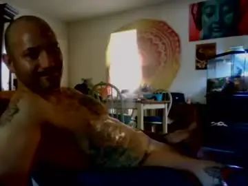 Chaturbate Live Sex Cam of hungherowithoutacape