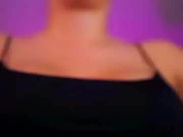 Chaturbate Live Sex Cam of elyssawetxx