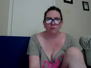 Chaturbate Live Porn of fuzzypeaches87