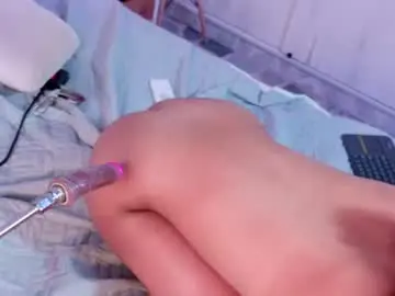 Chaturbate Live Porn of missjuliaa_