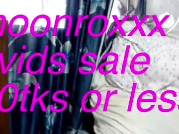 Chaturbate Best live sex cam show of moonroxxx