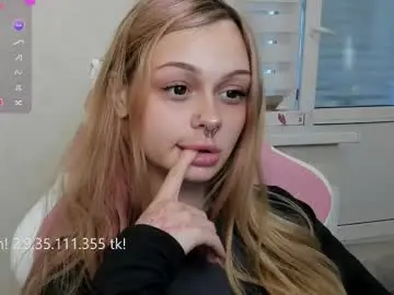 Chaturbate Free Porn Cam of melonipinkbb