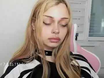 Chaturbate Free Porn Cam of melonipinkbb