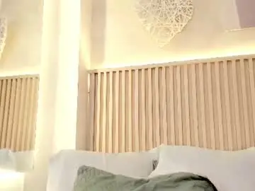 Chaturbate Live Sex Cam of daiana_curly