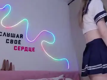 Chaturbate Live Sex Cam of b4by_emilia