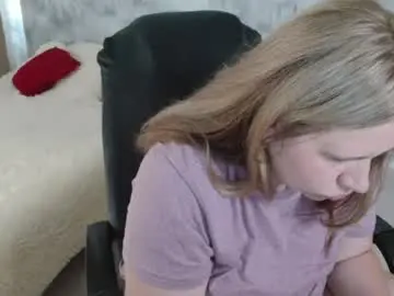 Chaturbate Live Sex Cam of adelinalawson