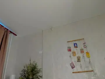 Chaturbate Nude Webcam of alis_tauber