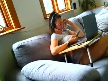 Chaturbate Live Sex of emyxxl