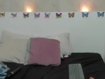 Chaturbate Live Sex Cam of cristal_rosee11