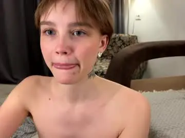 Chaturbate Live Sex Cam of lolaatatee