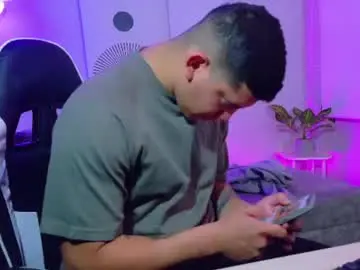 Chaturbate Sex Chat of _robertobaggio