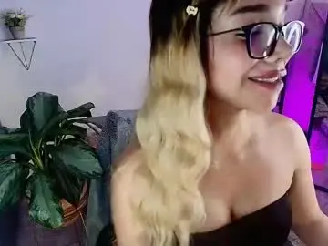 Chaturbate Best live sex cam show of dahnia_cruz
