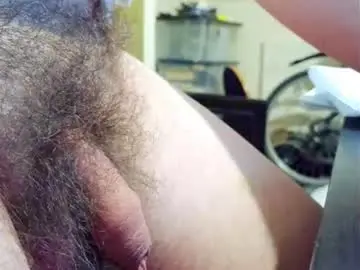 Chaturbate Nude Webcam of smallhairyuncut