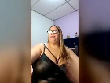 Chaturbate Live Sex Cam of elizabethtaylor1