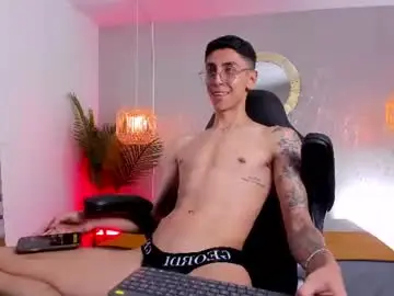 Chaturbate Live Sex Cam of gio_carangi