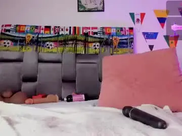 Chaturbate Live Sex Cam of lia_johnsonn