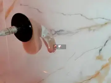 Chaturbate Live Sex Cam of hade_cute2