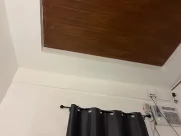 Chaturbate Live Sex Cam of louiseelizabeth