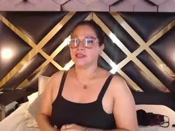 Chaturbate Sex Cam of samira_lennox