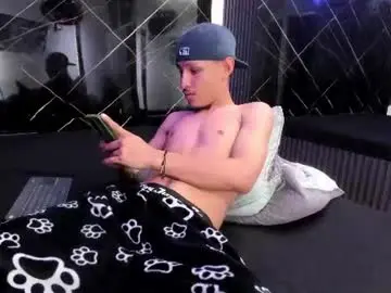Chaturbate Free Live Porn of camilo_contrerass