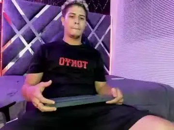 Chaturbate Nude Webcam of bryan_oconner7