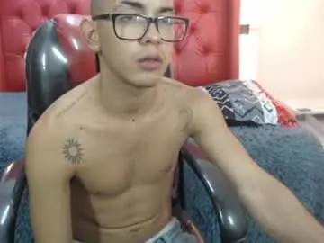 Chaturbate Best live sex cam show of maximiliano_hotdevil