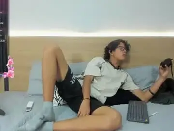 Chaturbate Free Porn Cam of travis_black_