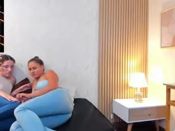 Chaturbate Live Sex Cam of aliceandsia