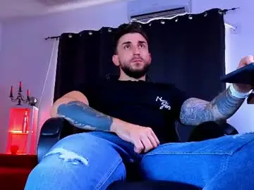 Chaturbate Free Live Porn of mightyaaron