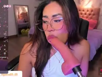 Chaturbate Best live sex cam show of eveline_figeroa