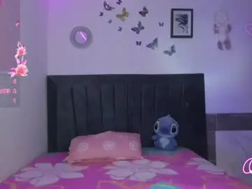 Chaturbate Live Sex Cam of emmie_bunny