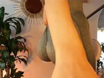 Chaturbate Live Sex Cam of zoe_bakerr