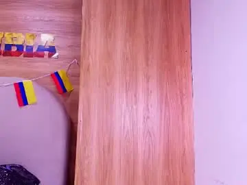 Chaturbate Best live sex cam show of kiaralopez_