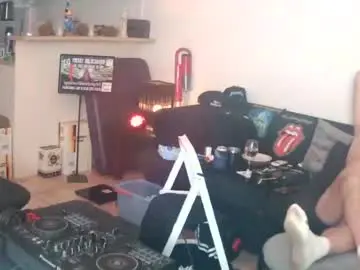 Chaturbate Free Porn Cam of goldyguy011