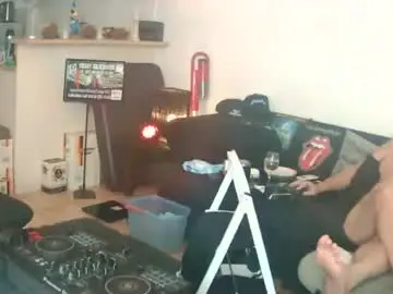 Chaturbate Watch Live Sex Cams of goldyguy011