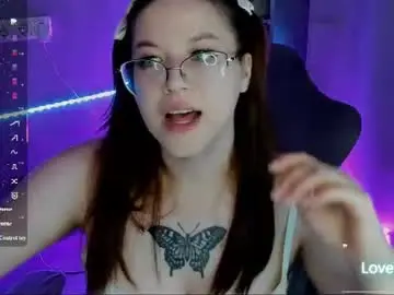 Chaturbate Nude Webcam of kira_be11