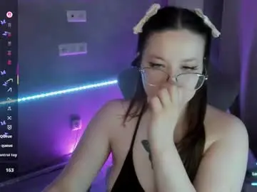 Chaturbate Adult Video Chat of kira_be11