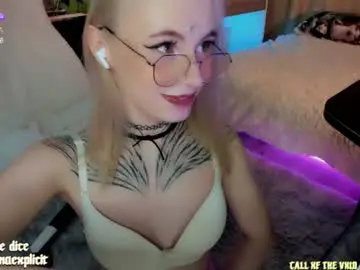 Chaturbate Live Sex Cam of snake_bites