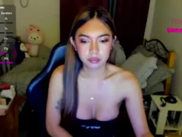 Chaturbate Live Sex Cam of emmacoxx24